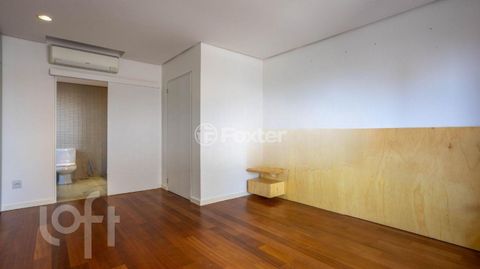 Image 11 - 874223