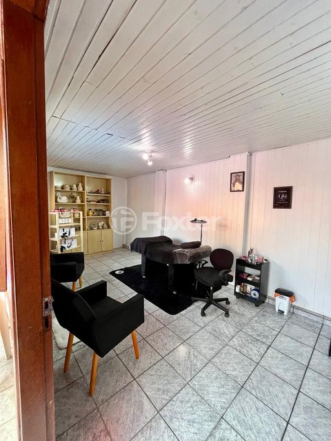 Image 8 - 874272