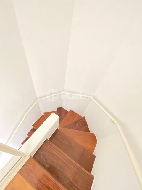 Image 18 - 874283