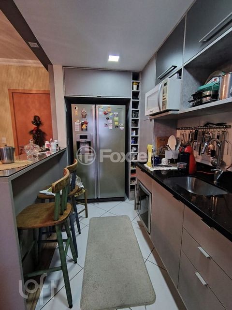 Image 4 - 874286