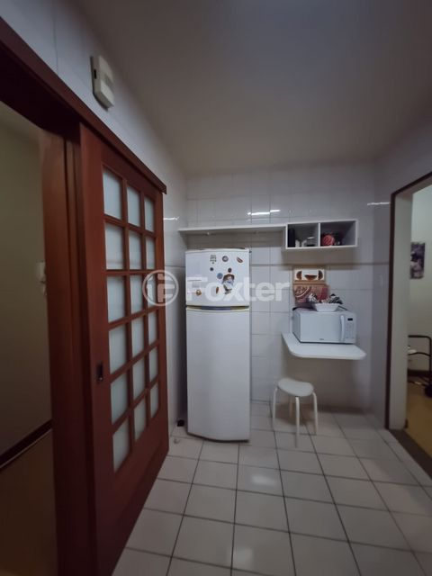 Image 10 - 874294