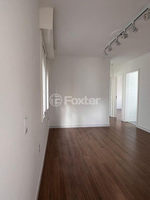 Image 7 - 874304