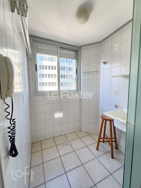 Image 7 - 874305