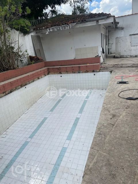 Image 4 - 874310