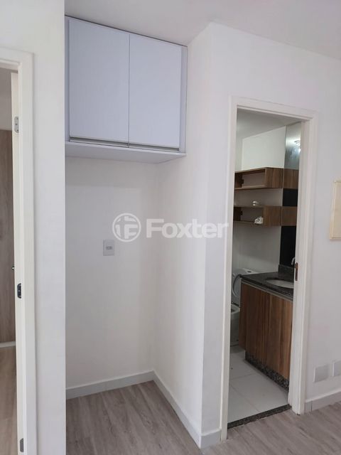 Image 7 - 874316
