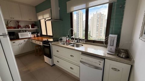 Image 12 - 874330