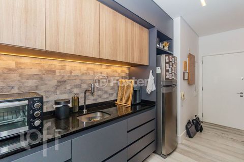 Image 7 - 874334