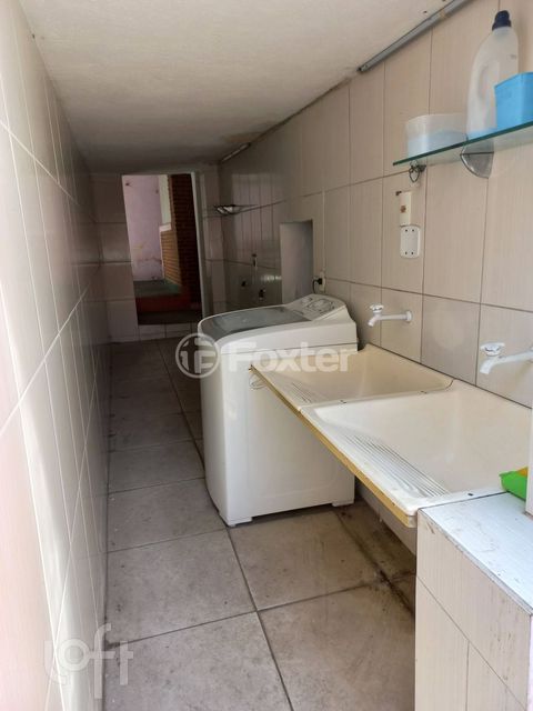 Image 8 - 874340