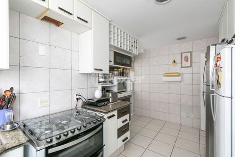 Image 7 - 874349