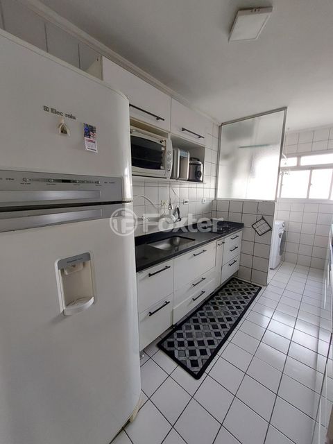 Image 6 - 874351