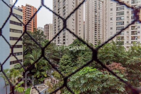 Image 8 - 874373