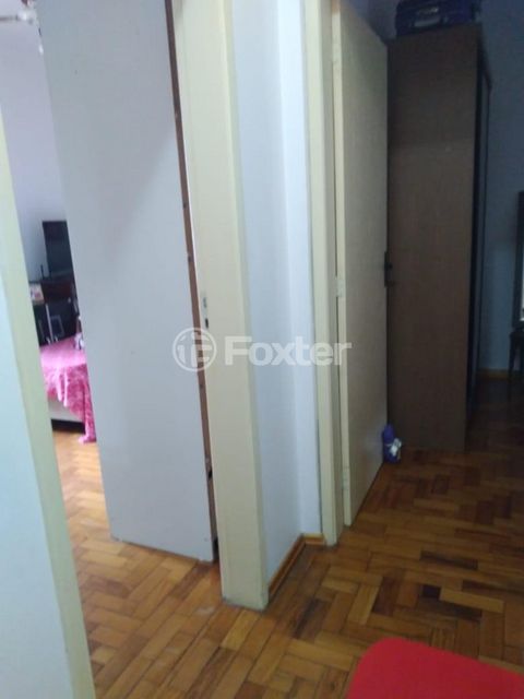 Image 10 - 874405