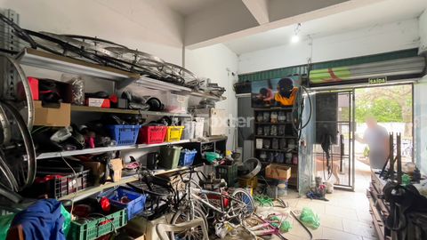 Image 4 - 874419