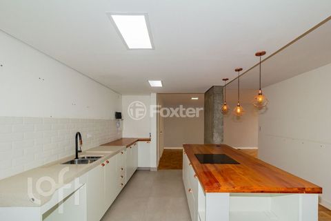Image 8 - 874422