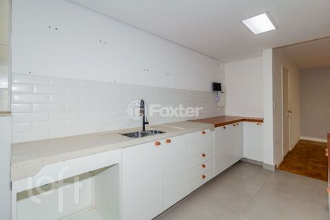 Image 9 - 874422