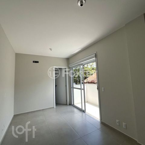 Image 7 - 874435