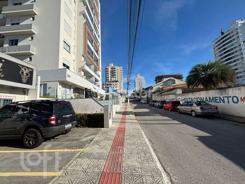 Image 17 - 874442