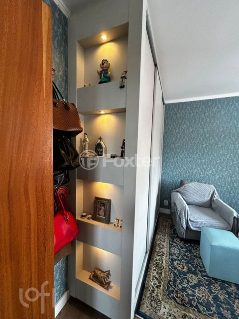 Image 11 - 874460