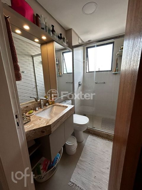 Image 7 - 874460