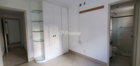 Image 7 - 874469