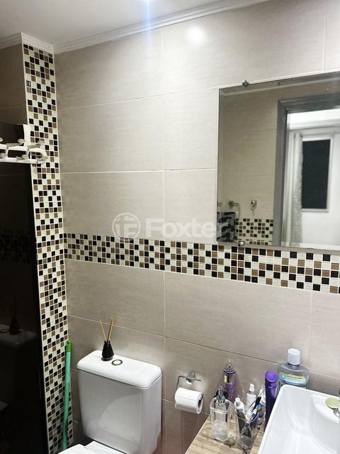 Image 4 - 874502