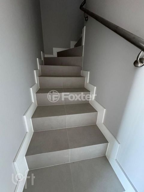 Image 7 - 874539