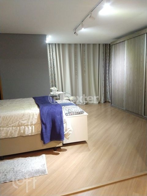 Image 5 - 874543