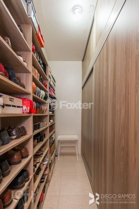 Image 4 - 874545