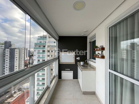 Image 19 - 874549