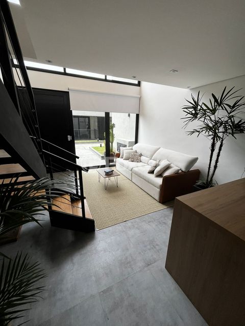 Image 3 - 874556