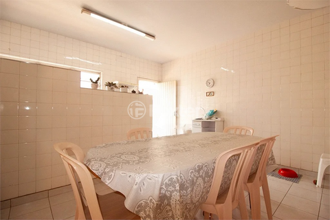 Image 3 - 874557
