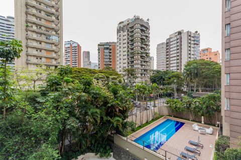 Image 5 - 874559