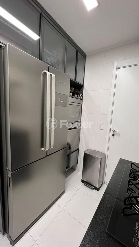 Image 9 - 874599