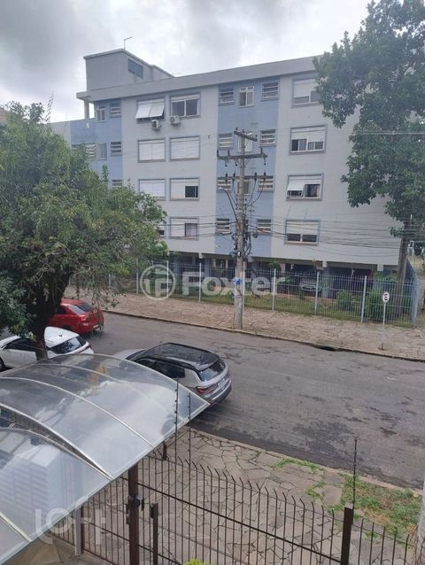 Image 7 - 874610