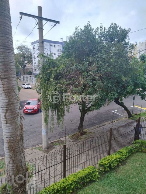 Image 8 - 874610