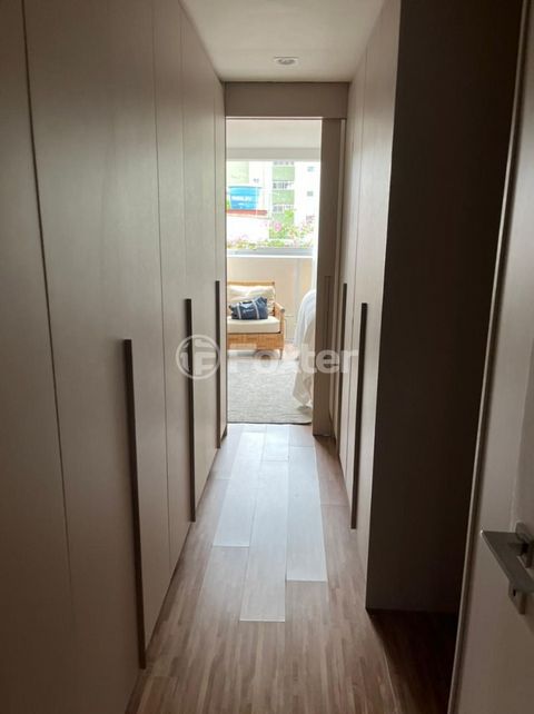 Image 7 - 874617