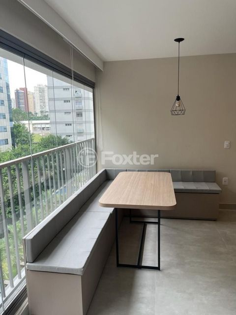 Image 10 - 874624