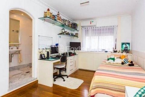 Image 18 - 874646