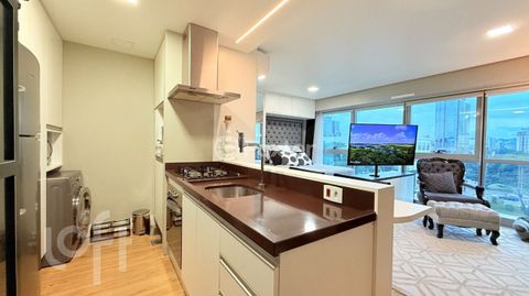 Image 4 - 874651