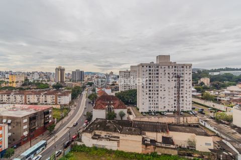 Image 12 - 874679
