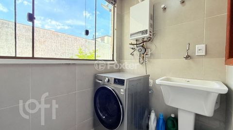 Image 8 - 874699