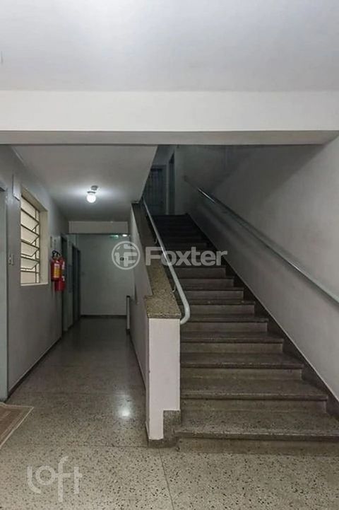 Image 3 - 874738