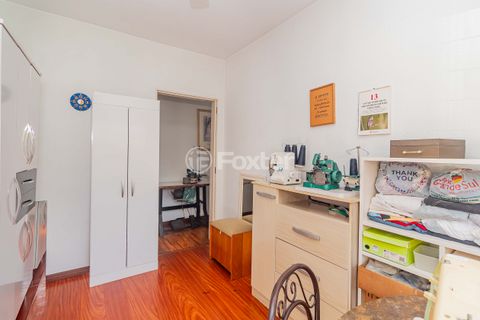 Image 7 - 874749
