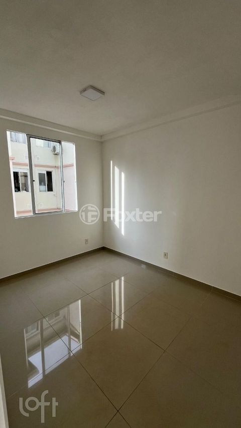 Image 4 - 874789