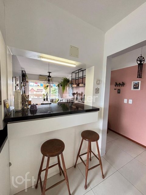 Image 7 - 874796