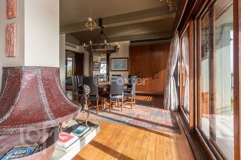 Image 11 - 874824