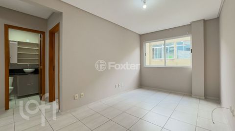 Image 3 - 874844