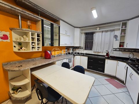 Image 7 - 874880