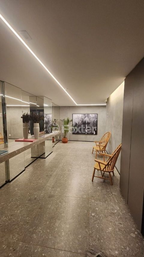 Image 12 - 874977
