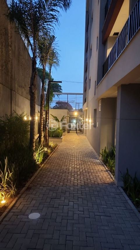 Image 7 - 874977